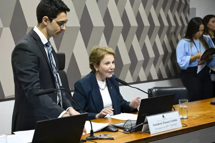 Comissão Mista da Medida Provisória (CMMPV) n° 1.308, de 2025, que estabelece um licenciamento ambiental especial para atividades e empreendimentos considerados pelo Poder Executivo como estratégicos, realiza reunião para instalação da comissão e eleição de presidente e vice-presidente. Mesa: presidente da CMMPV 1.308/2025, senadora Tereza Cristina (PP-MS).