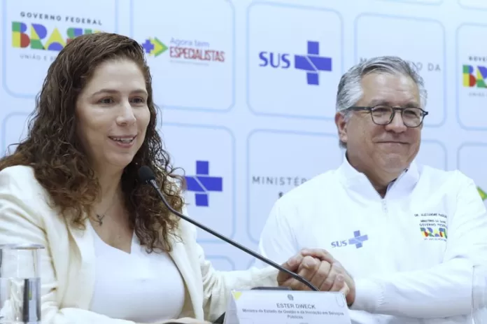 Brasília (DF), 15/09/2025 – Os ministros da Saúde, Alexandre Padilha, e da Gestão e da Inovação em Serviços Públicos, Esther Dweck, durante apresentação do cronograma de adoção do CPF como identificador único do cidadão no Sistema Único de Saúde (SUS)