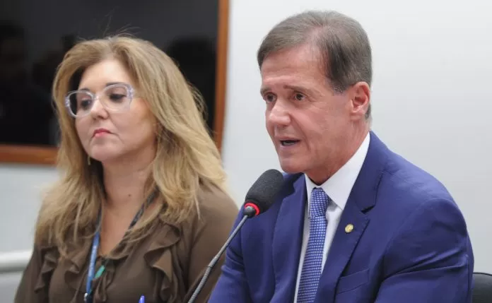 09/09/2025 - Comissão Especial sobre Competências Federativas em Segurança Pública (PEC 018/25) Instalação e Eleição do Presidente e dos Vice-Presidentes. Dep. Aluisio Mendes (REPUBLICANOS - MA)