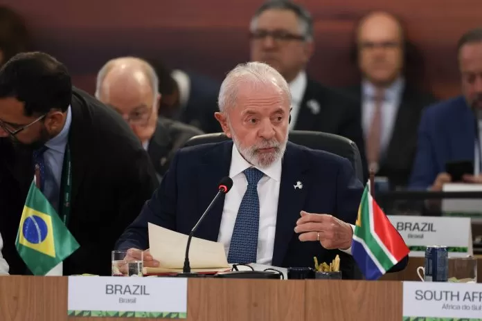 Rio de Janeiro (RJ), 07/07/2025 - O presidente do Brasil, Luiz Inácio Lula da Silva durante abertura da plenária Meio ambiente, COP 30 e saúde global, no BRICS, no Museu da Arte Moderna do Rio de Janeiro (MAM-RJ).