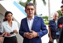 Governo negocia vetos da Lei do Licenciamento Ambiental antes da sessão conjunta do Congresso Brasília (DF) 05/08/2025 - Senador Randolfe Rodrigues fala com jornalistas sobre assinatura de manifesto em defesa da soberania nacional. A iniciativa dos partidos tem como objetivo respaldar as iniciativas políticas adotadas contra o tarifaço imposto ao país pelo presidente dos Estados Unidos, Donald Trump, destacando que o Brasil é um país que sempre teve como marca de sua diplomacia o diálogo, a cooperação e a busca de caminhos negociados e pacíficos para solução de problemas e impasses entre nações. licenciamento ambiental, governo