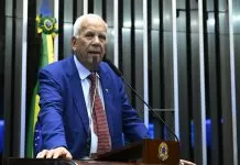 CAE marca para quarta-feira (8) audiência para discutir projeto que limita dívida consolidada da União Plenário do Senado Federal durante sessão deliberativa ordinária. Período do expediente. Em discurso, à tribuna, senador Oriovisto Guimarães (PSDB-PR). Foto: Waldemir Barreto/Agência Senado