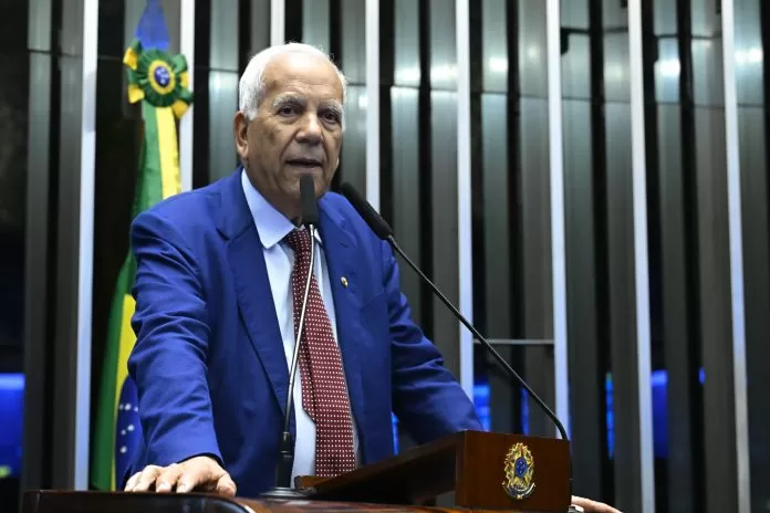 Plenário do Senado Federal durante sessão deliberativa ordinária. Período do expediente. Em discurso, à tribuna, senador Oriovisto Guimarães (PSDB-PR). Foto: Waldemir Barreto/Agência Senado