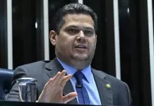 Presidente do Senado promete reforço no orçamento das agências reguladoras Plenário do Senado Federal durante sessão deliberativa ordinária. Ordem do dia. Na pauta, o PL 1.707/ 2025, que dispõe sobre medidas excepcionais destinadas ao enfrentamento de impactos decorrentes de estado de calamidade pública aplicáveis às parcerias entre a administração pública e as organizações da sociedade civil. Mesa: presidente do Senado Federal, senador Davi Alcolumbre (União-AP).