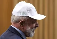 Lula discute incentivo à pesquisa e exportação de biocombustíveis com Be8 e Mercedes-Benz Brasília (DF), 25/06/2025 - O presidente Luiz Inácio Lula da Silva participa de evento após a 2ª reunião extraordinária do Conselho Nacional de Política Energética (CNPE), no Ministério de Minas e Energia (MME). combustível, biocombustível