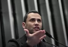 Cleitinho lidera em Minas Gerais, mas disputa está indefinida Cleitinho Azevedo