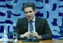 Motta defende necessidade de acordo com Executivo sobre cronograma de pagamento de emendas Brasília (DF), 26/08/2025 - Presidente da Câmara dos Deputados, Hugo Motta, durante reunião de líderes.