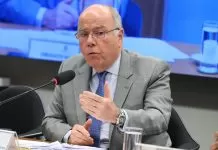 Mauro Vieira afirma que encontro de Lula e Trump não deve ocorrer a curto prazo Brasília - 01/10/2025 -Reunião da Comissão de Relações Exteriores e de Defesa Nacional da Câmara para ouvir o ministro das Relações Exteriores, Mauro Vieira.