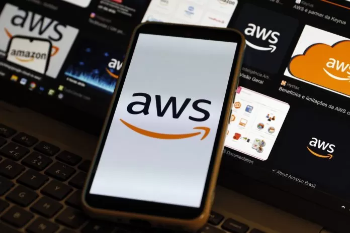 Brasília (DF), 20/10/2025 - Tela do aplicativo AWS - Amazon Web Services.