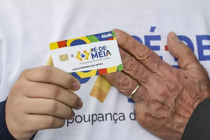 Brasília (DF), 25/03/2024 - O presidente da República, Luiz Inácio Lula da Silva, participa da entrega de cartões do Programa Pé-de-Meia para alunos de todo o País.