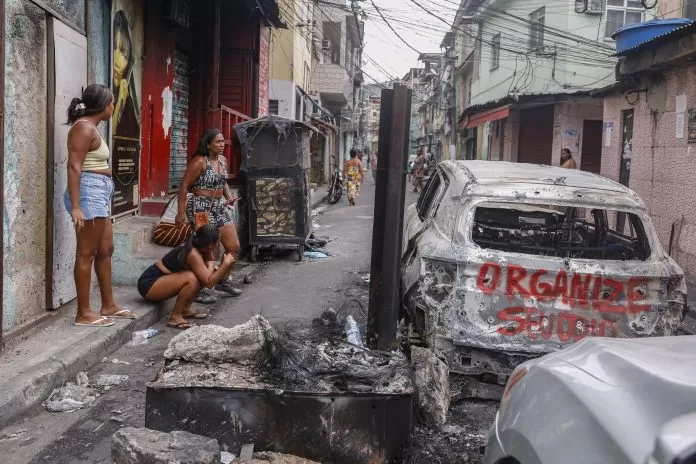 Rio de Janeiro (RJ), 29/10/2025 - Moradores protestam contra execuçoes na comunidade da Vila da PenhaOperação Contenção.