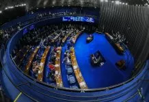 Governo trabalha com a possibilidade de deixar MP do Brasil Soberano caducar Plenário do Senado Federal durante sessão deliberativa ordinária. Ordem do dia. Na pauta, deliberação de autoridades sabatinadas pelas comissões permanentes, e dos demais itens constantes da pauta publicada pela Secretaria-Geral da Mesa. Mesa: senadora Daniella Ribeiro (PP-PB); presidente do Senado Federal, senador Davi Alcolumbre (União-AP); secretário-geral da Mesa do Senado Federal, Danilo Augusto Barboza de Aguiar; senador Randolfe Rodrigues (PT-AP). Senador Rogerio Marinho (PL-RN) em pronunciamento à bancada. Brasil Soberano