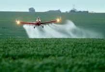 STF inicia e suspende julgamento sobre benefícios fiscais de agrotóxicos Pulverização de defensivo agrícola. agrotóxico