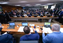 Projeto de lei que taxa fintechs e bets pode ter novo adiamento Comissão de Assuntos Econômicos CAE Fonte: Agência Senado