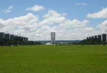 Análise: Organizações criminosas: Senado pode desgastar Câmara novamente Esplanada dos Ministérios, reforma administrativa, Brasília DF