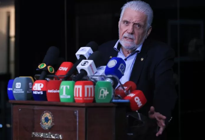 Brasília (DF) 20/06/2024 Senador Jaques Wagner durante coletiva após reunião de líderes no Senado.