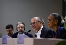 Alckmin sobre redução de tarifas norte-americanas: é preciso avançar mais Belém (PA), 17/11/2025 - O vice-presidente da república, Geraldo Alckmin fala em coletiva de imprensa na COP30, sobre consulta pública para descarbonização da indústria e programa Coopera + Amazônia.