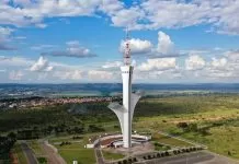 Governo prepara expansão de TV digital pública com nova licitação Vista aérea da Flor do Cerrad, Torre Digital de Brasília TV digital, televisão